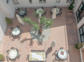 Hotel Fini