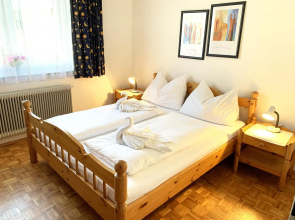 Mountain View 1-Bedroom Apartment-Top 1