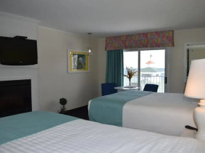 Breakers Resort Lakeside