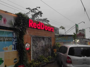 RedDoorz @ Jalan Raya Baturaden