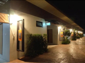 Leona hotel