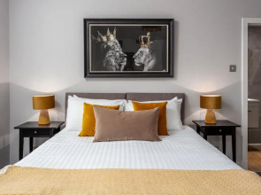 Seafield House - Donnini Apartments
