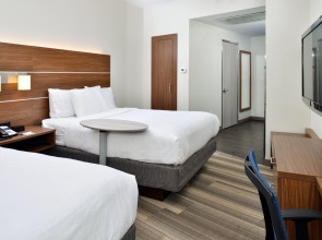 Holiday Inn Express New Orleans - St Charles (ex Modern Hotel)
