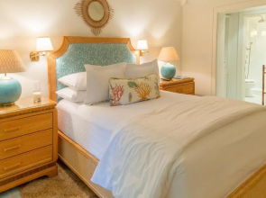 Eleven Bahama House