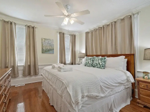 New Listing! Historic In Downtown Charleston 5 Bedroom Home
