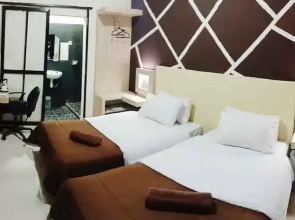 The Rich Hotel
