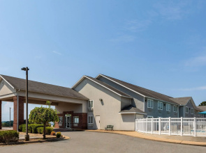Days Inn by Wyndham Mountain Home