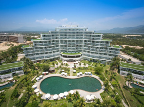 Cam Ranh Riviera Beach Resort & Spa