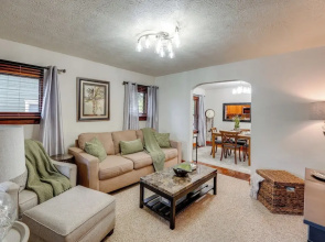 1 Mi to Akron Zoo: Ranch-style Home w/ Yard!