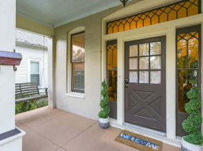 Gorgeous Home 7 Min to Dtwn + Walk to The Pharmacy