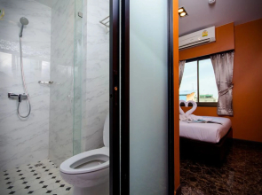 Violet Tower at Khaosan Palace