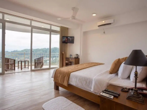 360 Lake View