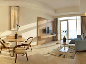 Royal Central Hotel & Resort — the Palm