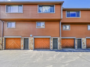 Winterpoint 20 2 Bedroom Townhouse by RedAwning