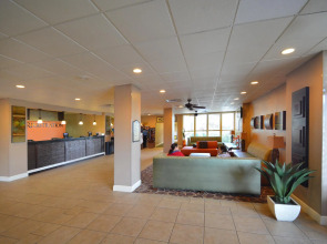 Rosen Inn, closest to Universal