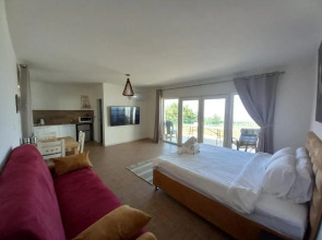 פסטרנק אירוח יער אודם