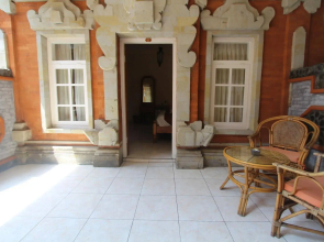Chonos Hotel Lovina