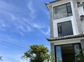 Dali Qihai Tingfeng Inn (Zhangjia Garden Branch)