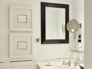 Отель The Dilly