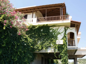 Alexandra Villa Stalos