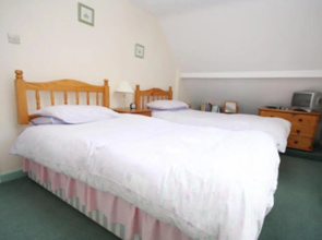 Detached House, 2 Bed, Sleeps 4, Parking