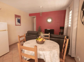 972A - Magnifique rez-de-chaussée avec piscine privative