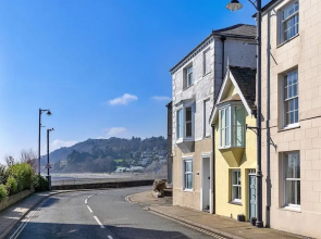 Apartment in Beaumaris With Snowdonia Views