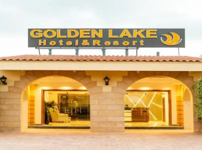 Golden Lake Marina Hotel