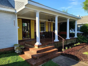Laurel Street 323