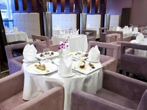 Отель Grand Belle Vue 