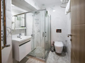 Seven Roses Apart Hotel