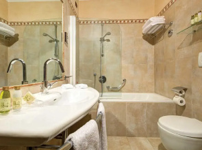 Hotel Athena