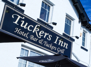 Tuckers Inn