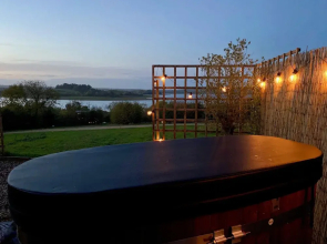 The Hide At Manton Bay Glamping Retreat