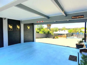 Young Goldrush Motel
