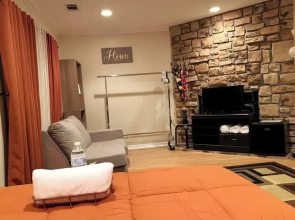 Room in House - The Modern Gem Furnished Bedroom