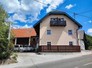 HIŠA NA VOGALU Apartments near Lake Bled