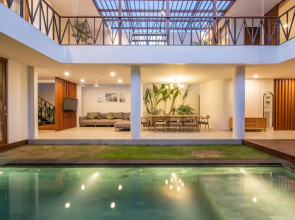4BR Luxury Modern Contemporary Villa in Canggu