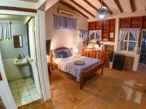 2 Casitas for 8 Guests on Beach Front w Pool AC