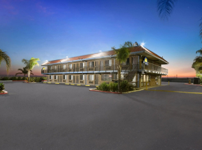 Days Inn by Wyndham Lost Hills