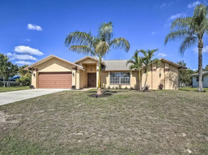 Breezy Cape Coral Oasis, Covered Lanai & BBQ