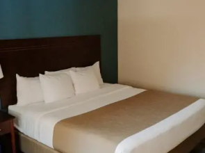 Boarders Inn and Suites