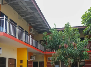RedDoorz near Stasiun Kroya