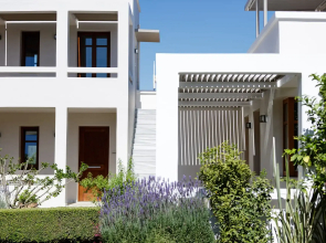 Mikro Livadi Special Lodges