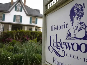 Edgewoods Cottage House