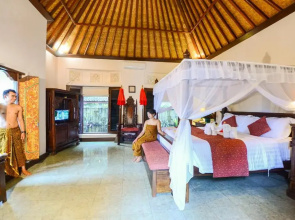 Tirta Ayu Hotel & Restaurant