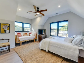 The Retreat at Lake Norman: Boat Dock & Pool!