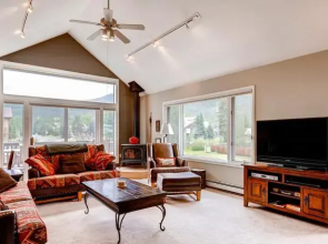 702 Pitkin Townhome by Colorado Rocky Mountain Resorts