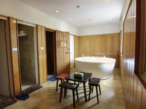 A25 Hotel - 12 Ngo Sy Lien