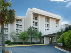 Quality Suites Convention Center